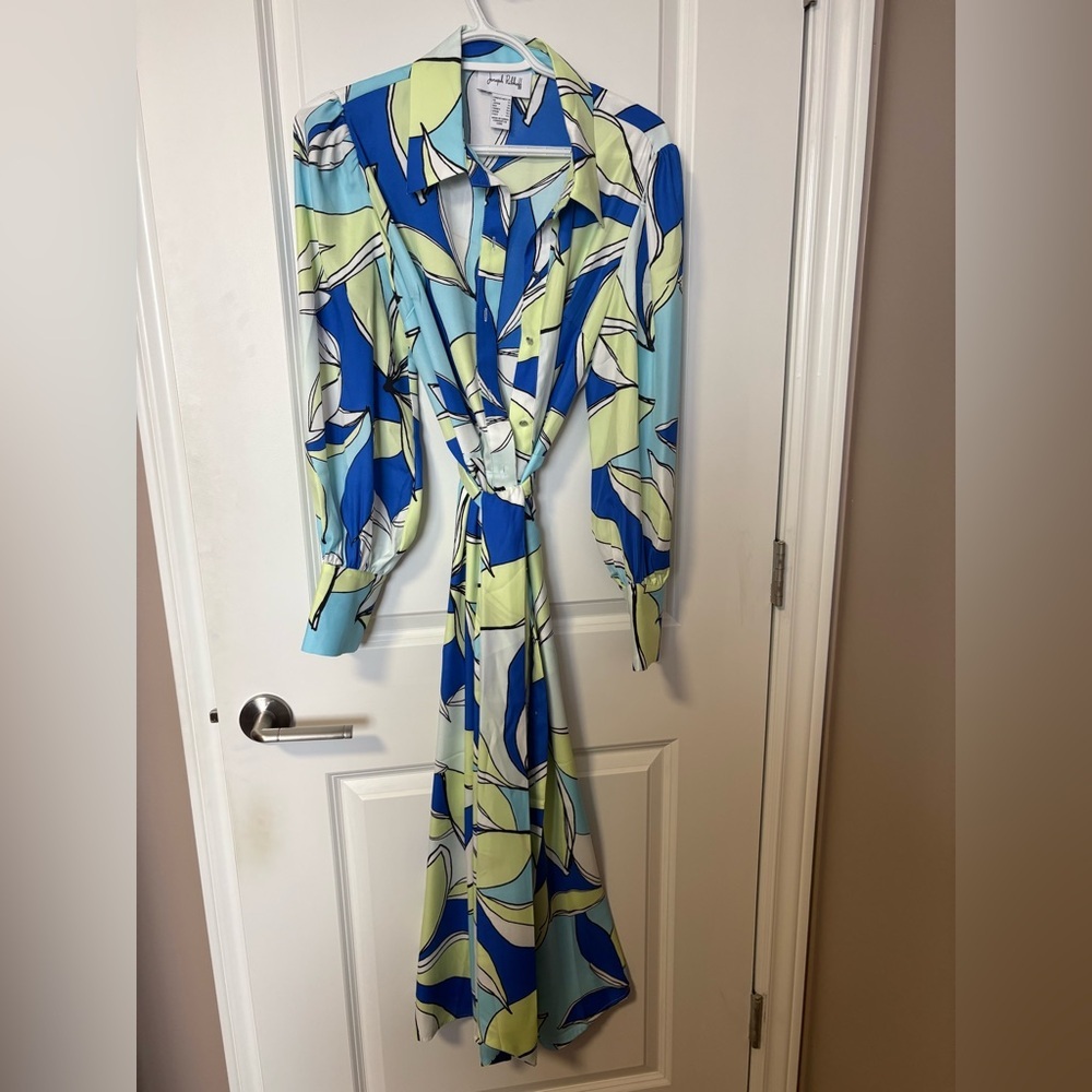 Joseph Ribkoff Vanilla/Multi Floral Print Shirt Dress Style 242911. Size 10 Nwot